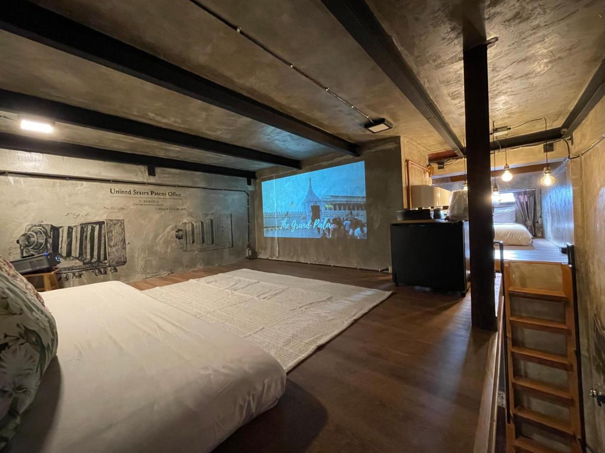 Central Old Town Cottage Банкок Екстериор снимка