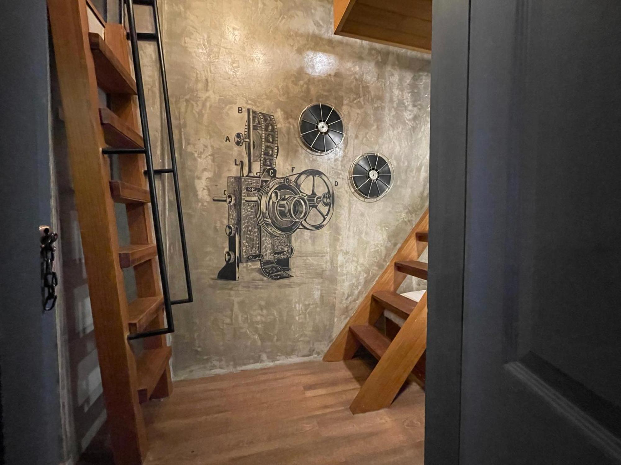 Central Old Town Cottage Банкок Екстериор снимка